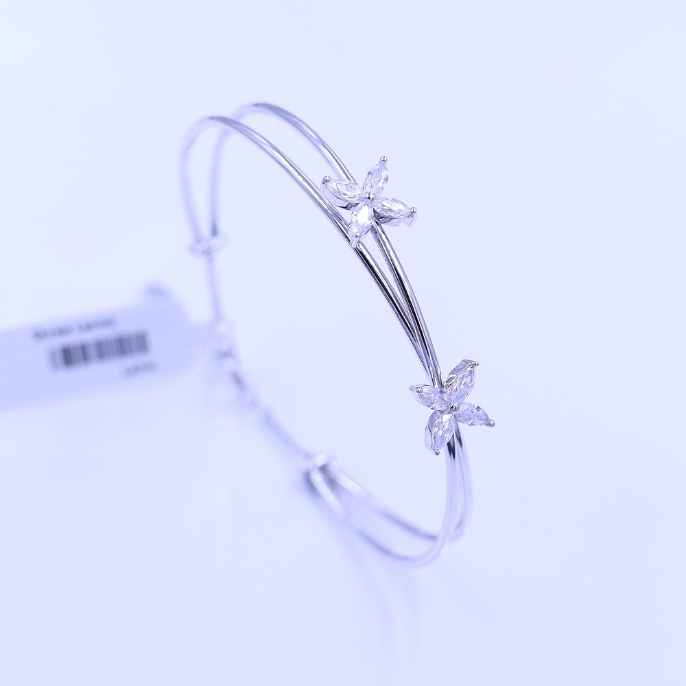 Dainty Korean Style Heart Charm Ladies Bracelets Design Silver 925 - China  Jewelry and Fashion Jewelry price | Made-in-China.com