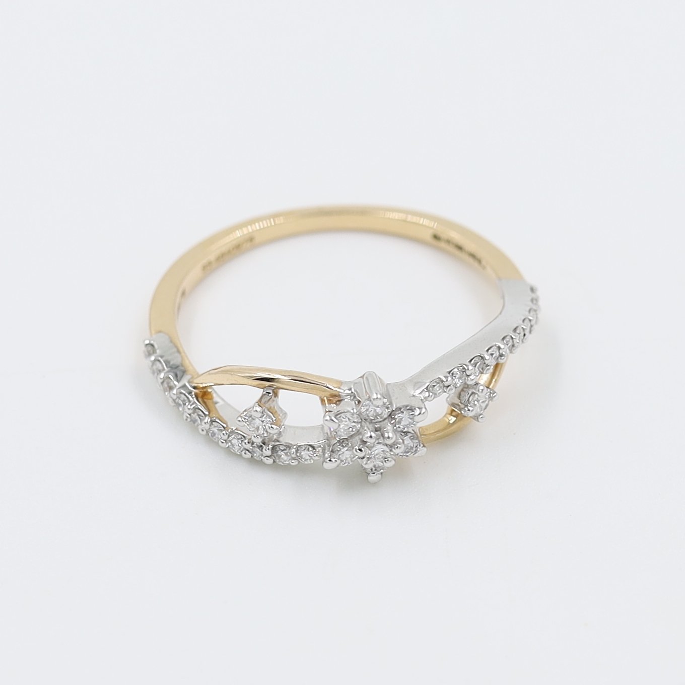 Elegant Star Diamond Ring