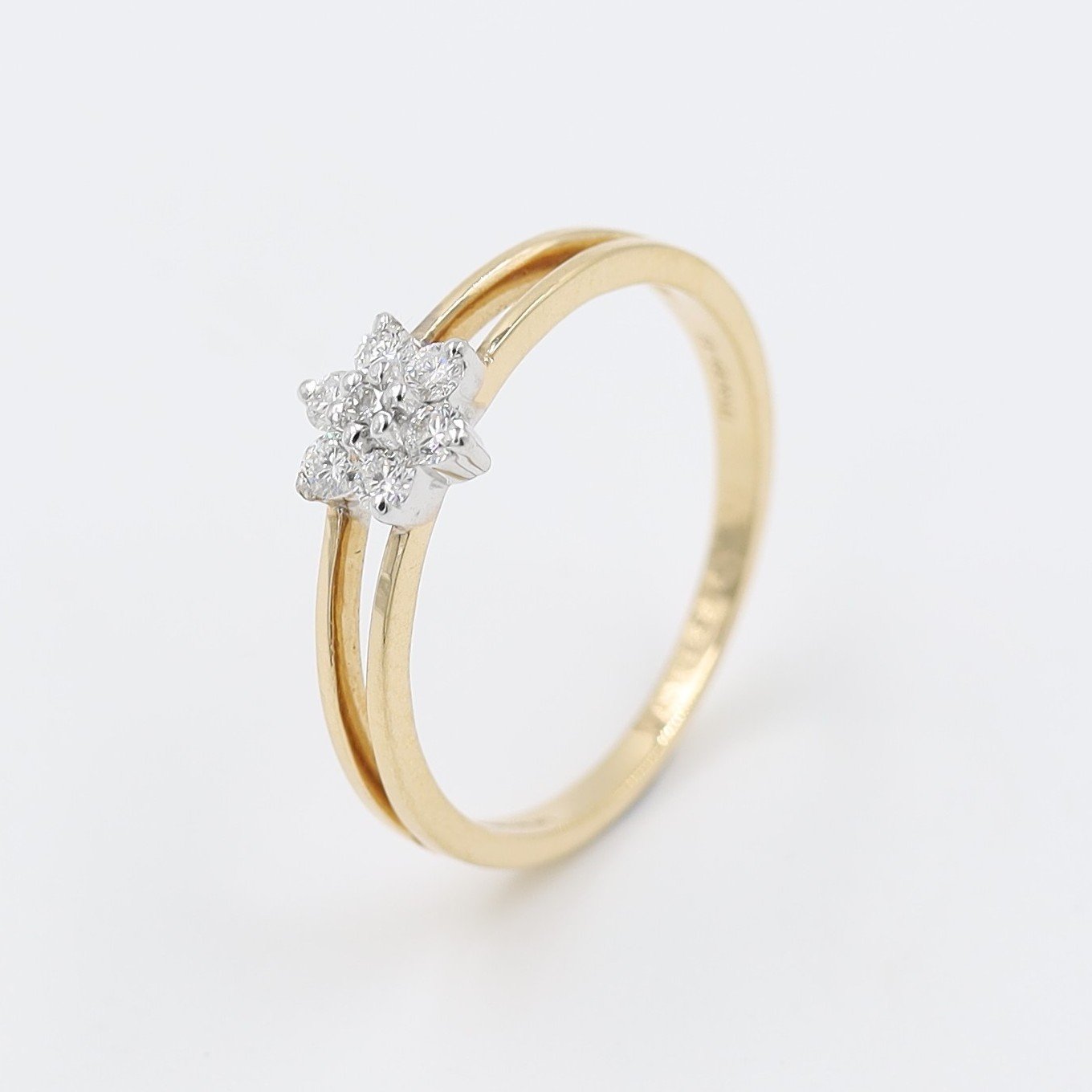 14kt Rose Gold Single Star Daimond Ring