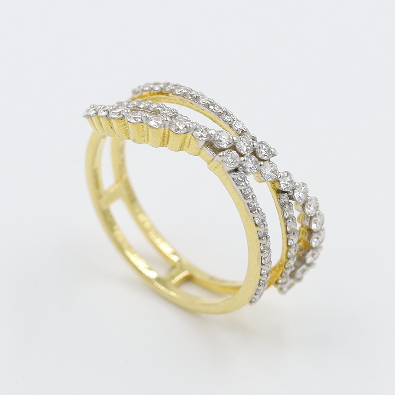 18Kt Yellow Gold Fansy Natural Diamond Ring Perfect For Your Loved Ones
